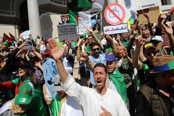 تظاهرات في الجزائر احتجاجًا على الانتخابات الرئاسية