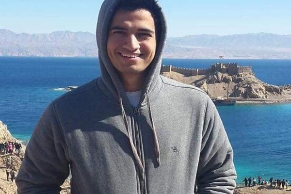 انتحار الطالب أصاب المصريين بصدمة