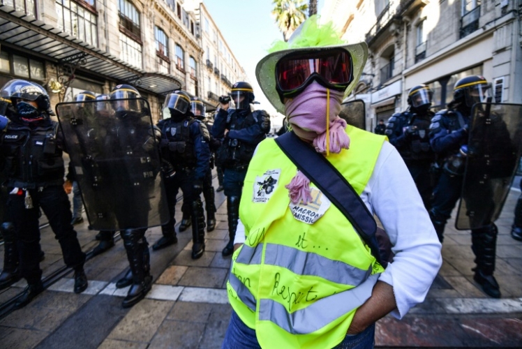 إضرابات في فرنسا احتجاجاً على تعديلات في نظام التقاعد