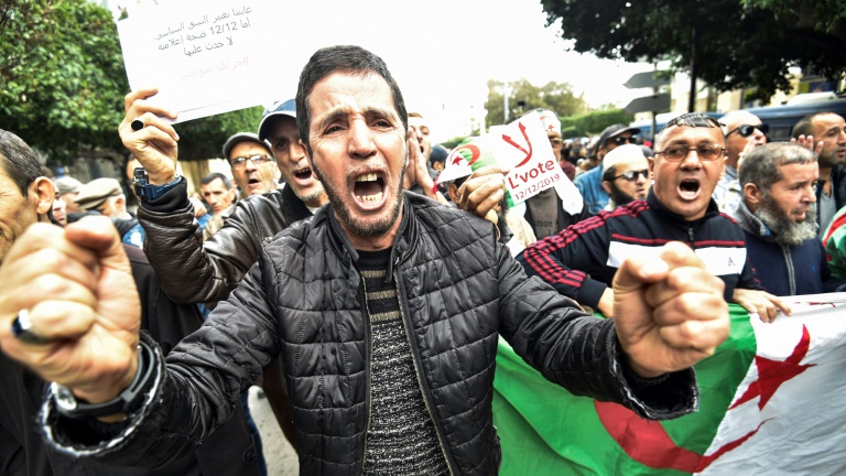 تظاهرة جديدة في الجزائر ضد الاقتراع الرئاسي