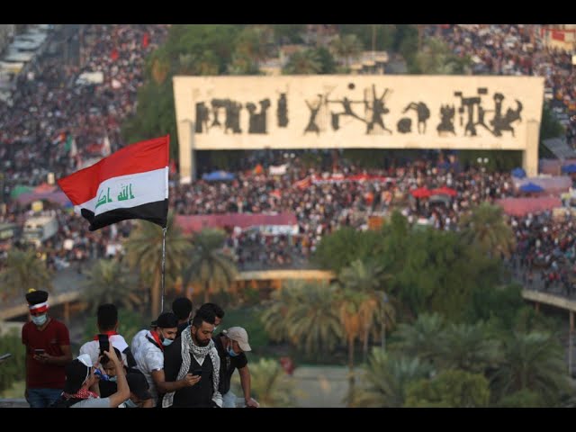 في ساحة التحرير: 