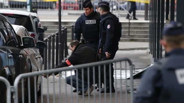 فرنسا توجه تهمة الإرهاب لزوجتي جهاديين