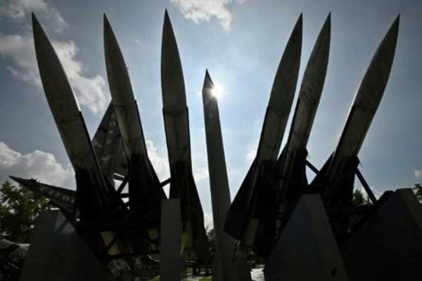 نماذج صواريخ في نصب الحرب الكورية في سيول في 2 أغسطس 2019