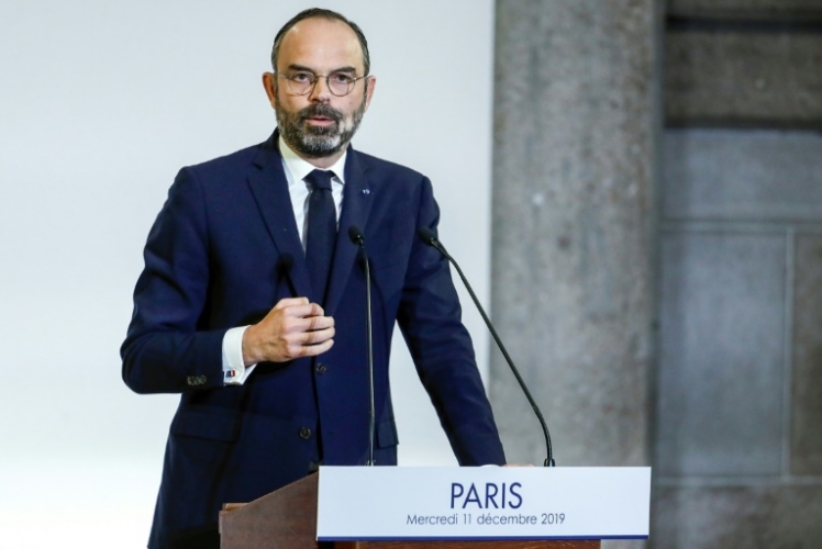 الحكومة الفرنسية تحافظ على مشروعها لأنظمة التقاعد