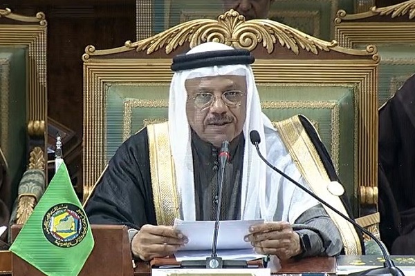 الأمين العام لمجلس التعاون خلال إعلان الرياض