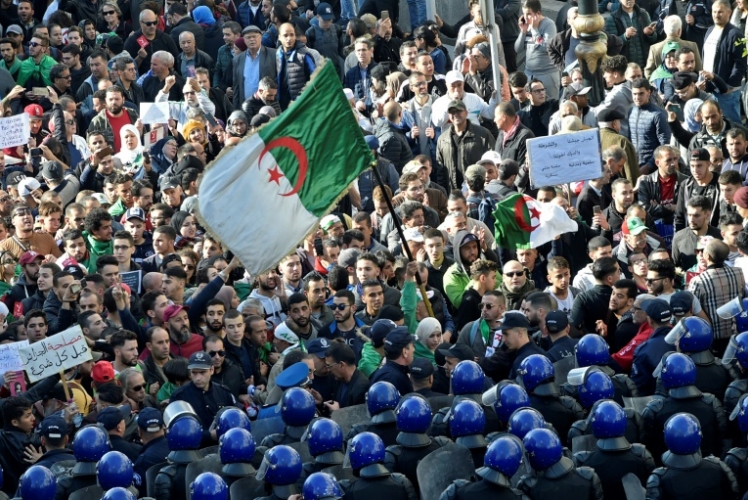 تظاهرة رافضة للانتخابات الرئاسية في الجزائر