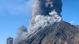خمسة قتلى في ثوران بركان في نيوزيلندا