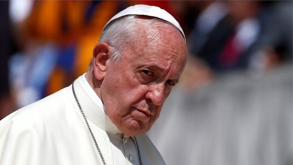 البابا فرانسيس يرفع العمل بقاعدة السرية في قضايا الاعتداءات الجنسية على قاصرين