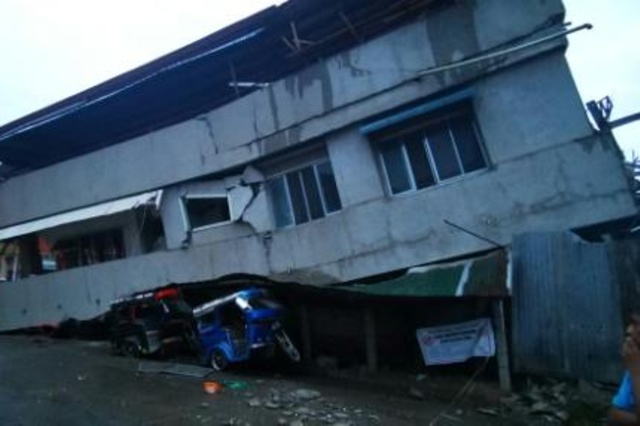 ارتفاع حصيلة قتلى الزلزال الذي ضرب جنوب الفلبين إلى ثلاثة