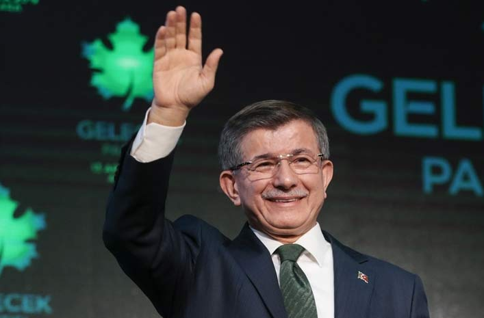 داود اوغلو زعيم حزب (المستقبل) التركي 