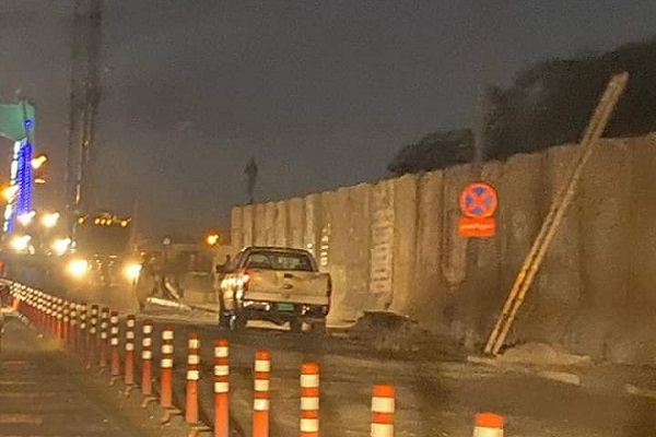 إعادة الحواجز الكونكريتية حول المنطقة الخضراء مقر السلطات العراقية وسط بغداد