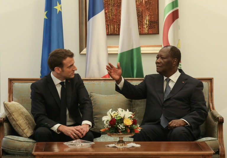 الرئيس الفرنسي إيمانويل ماكرون ورئيس ساحل العاج الحسن واتارا في أبيدجان في 20 ديسمبر 2019