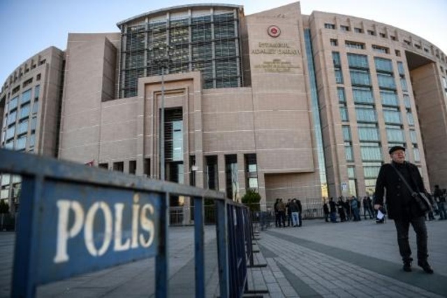 محكمة تركية تقضي بسجن صحافيين معارضين