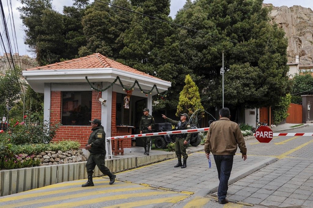 بوليفيا تمنع دخول دبلوماسيين إسبان إلى سفارة المكسيك