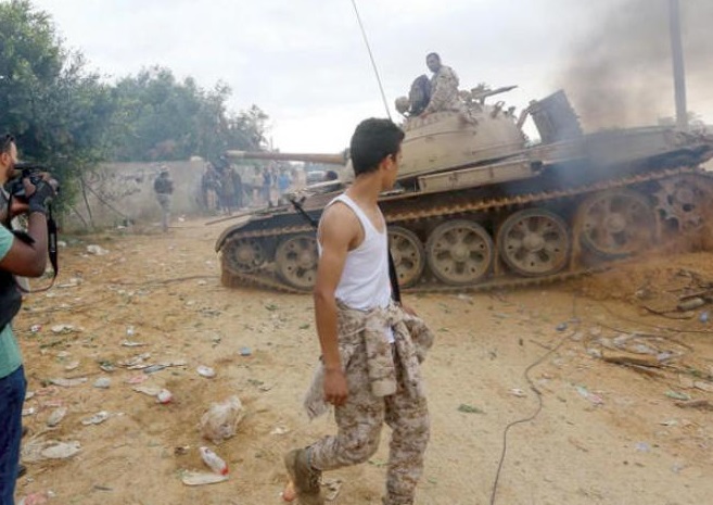 مقتل 4 مدنيين بسقوط قذائف شرق العاصمة الليبية