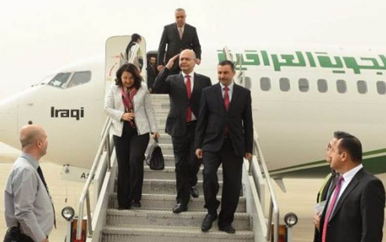 الرئيس صالح لدى وصوله الى السليمانية قادما من بغداد بعد تقديم استقالته