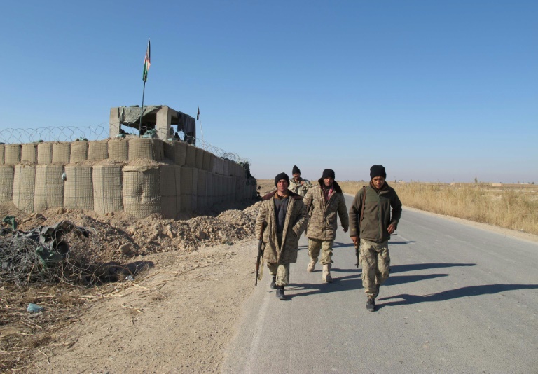 طالبان تقتل 10 جنود أفغان في هجوم على قاعدة عسكرية
