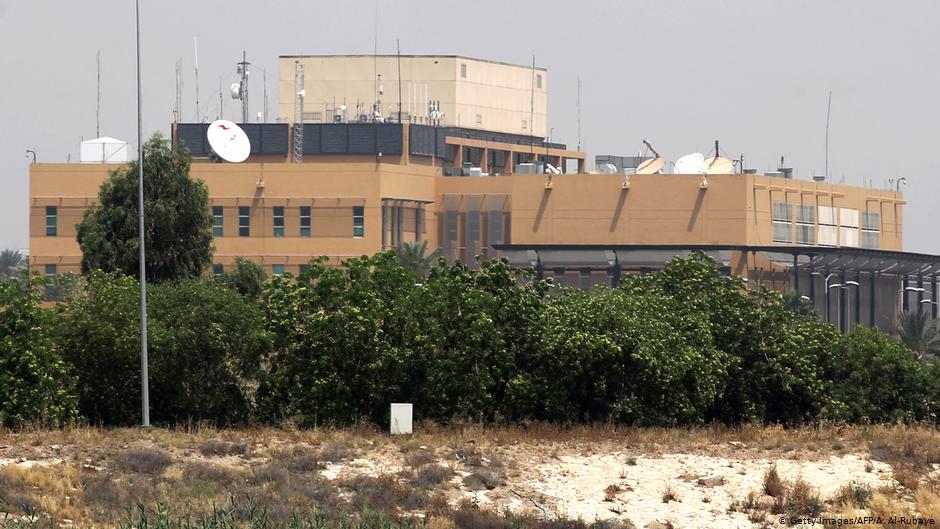 الولايات المتحدة لا تعتزم إجلاء العاملين في سفارتها في بغداد