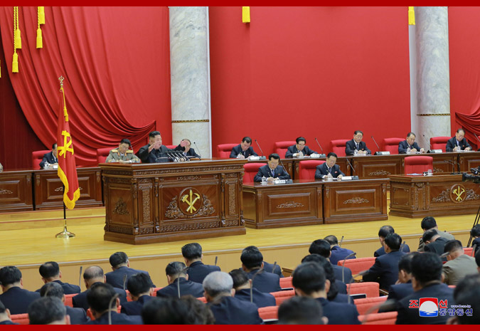 صورة لاجتماع الحزب الحاكم من وكالة الانباء الكورية الشمالية المركزية