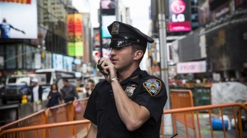 عنصر شرطة في نيويورك