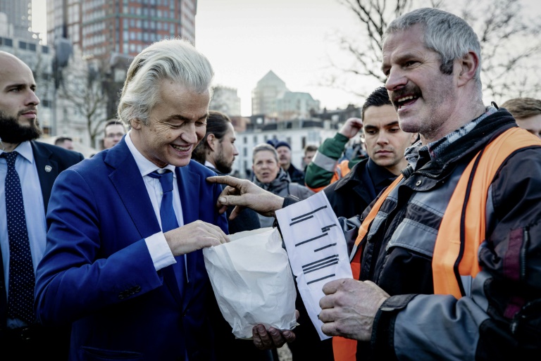 النائب الهولندي غيرت فيلدرز يعتزم إعادة تنظيم مسابقة رسوم للنبي محمد