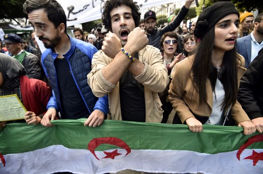 الطلاب يتظاهرون مجددا ضد النظام في الجزائر