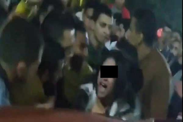 تحرش جماعي بفتاة مصرية في الشارع يصدم الرأي العام