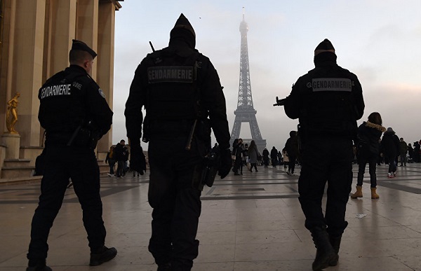 باريس تدعو مواطنيها إلى توخي الحذر في الشرق الأوسط