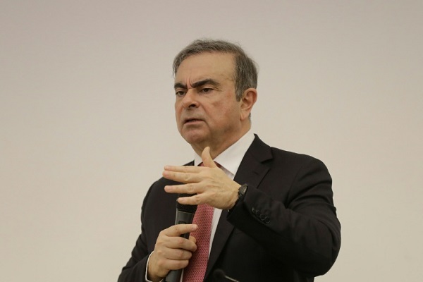رجل الأعمال كارلوس غصن خلال مؤتمر صحافي في بيروت في الثامن من يناير 2020