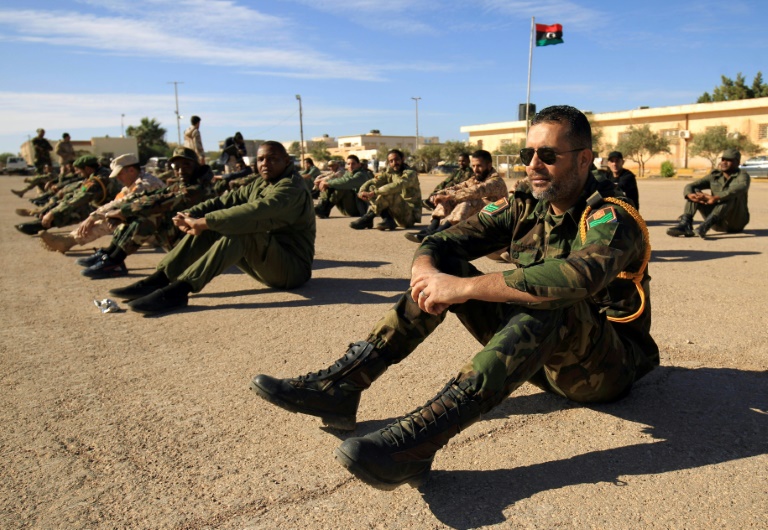 مقاتلون في قوات المشير خليفة حفتر في مدينة بنغازي في 18 ديسمبر 2019