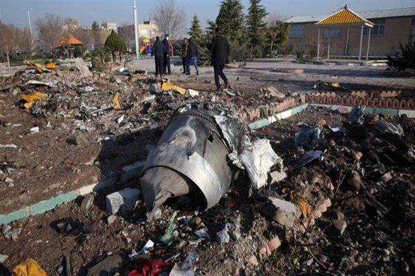 السلطات الإيرانية تعثر على الصندوقين الأسودين للطائرة الأوكرانية