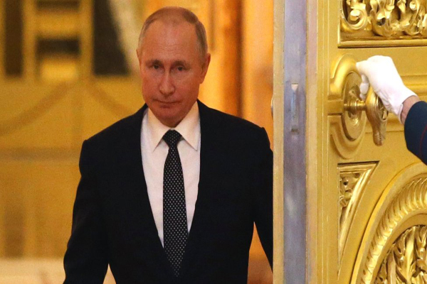 كيف أصبح ضابط الاستخبارات السابق بوتين رئيساً لروسيا؟