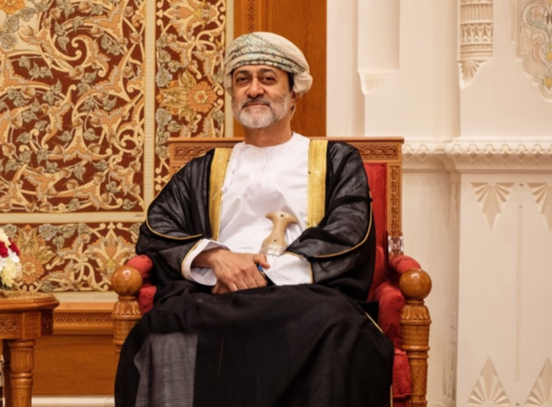 سلطان عمان الجديد هيثم بن طارق 