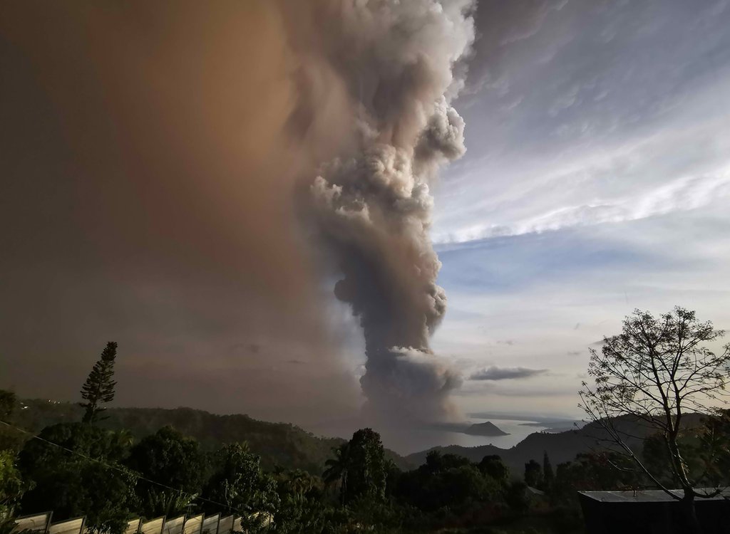 بركان الفلبين: لقطات مصورة لثورة 