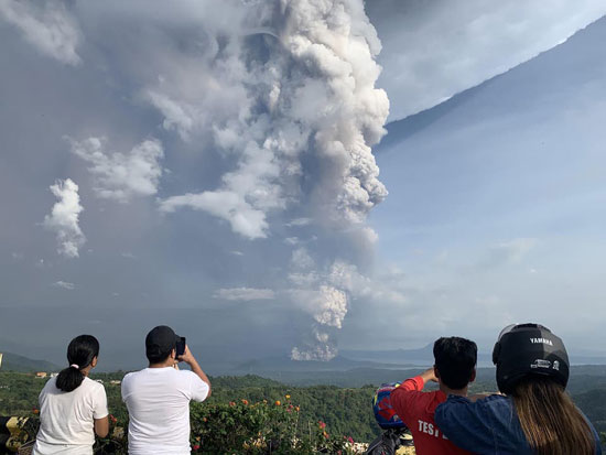 الفلبين تحذّر من خطر بركان تال رغم هدوئه الظاهري