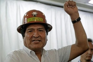 موراليس سيشكل تنظيما مسلحا شعبيا إذا عاد إلى بوليفيا