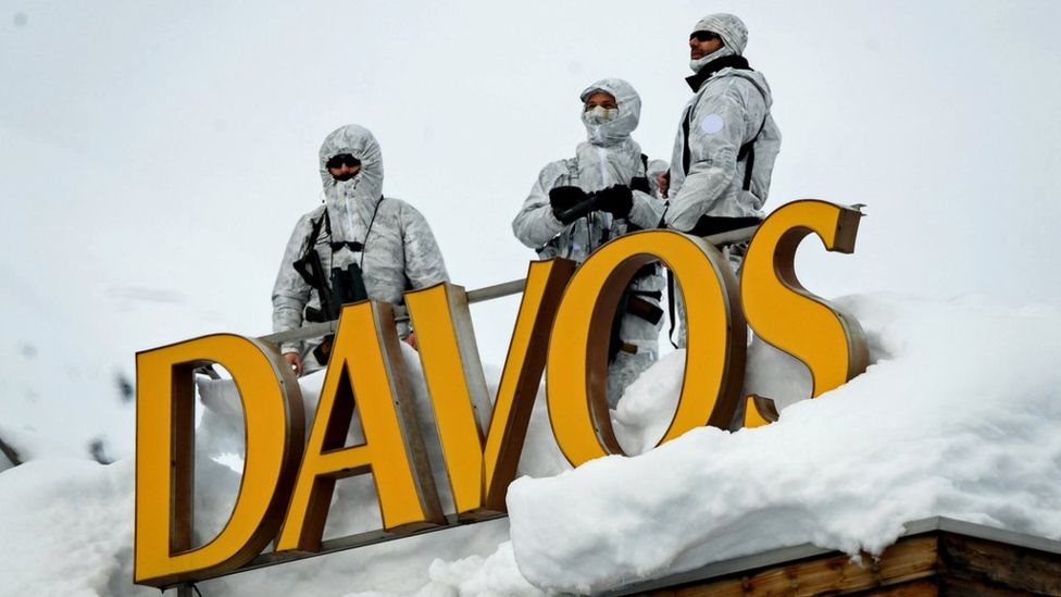 دافوس: الشرطة السويسرية تلقي القبض على 