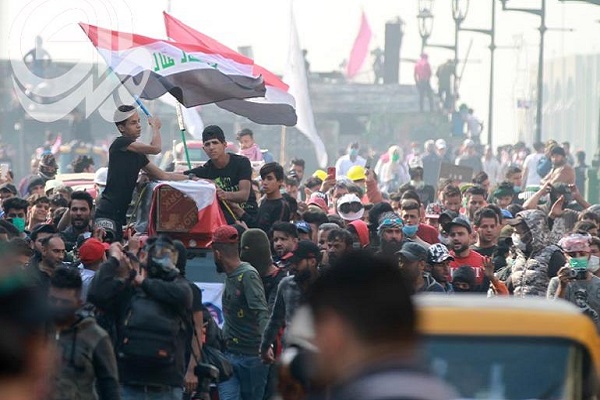 تشييع متظاهر عراقي اغتالته رصاصات المليشيات