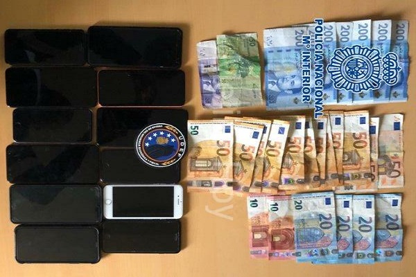 شرطة مليلية تعتقل 3 مغاربة وإسباني بتهمة قرصنة حسابات مصرفية