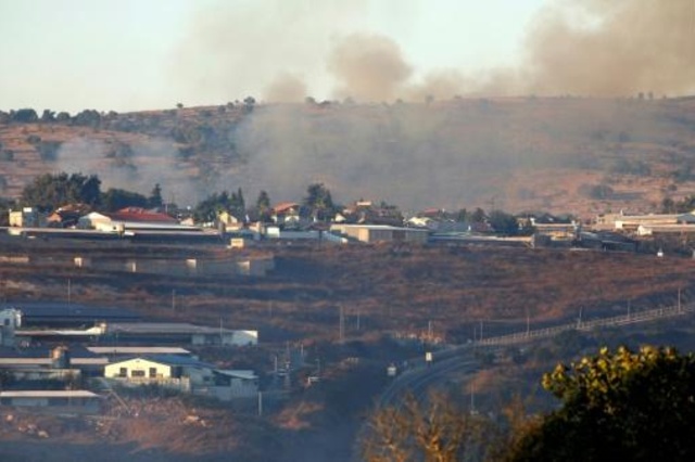 صورة التقطت من قرب افيفيم في اسرائيل تظهر دخانا يتصاعد جراء تصعيد بين الجيش الاسرائيلي وحزب الله اللبناني في الاول من ايلول/سبتمبر 2019