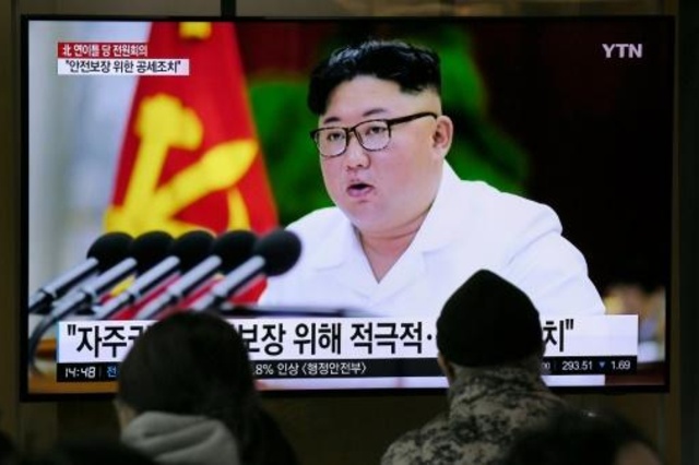 الزعيم الكوري الشمالي كيم جونغ أونغ خلال القاء كلمة تلفزيونية في ديسمبر الماضي