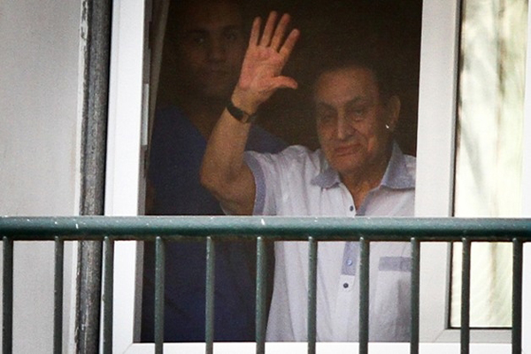 مبارك يرقد في المستشفى مريضا جدا