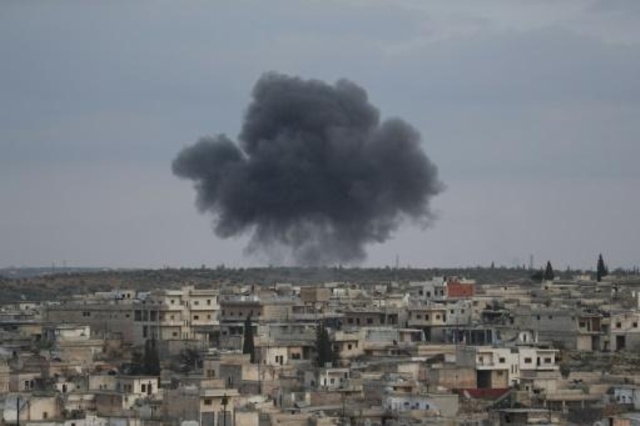 قتلى مدنيين إضافيون وقوات النظام تتقدم على طريق دولي في شمال غرب سوريا