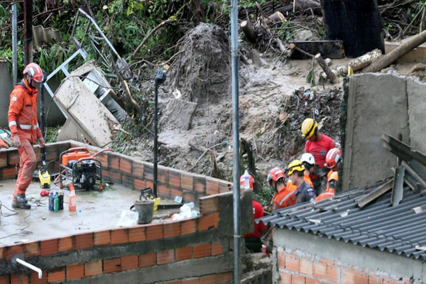 ارتفاع قتلى عاصفة جنوب شرق البرازيل إلى 44