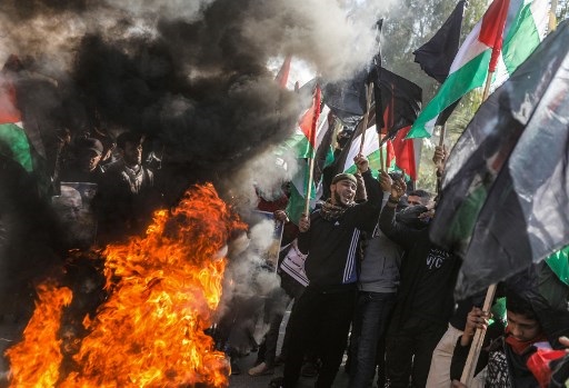 الآلاف يتظاهرون في غزة ضد خطة ترمب للسلام
