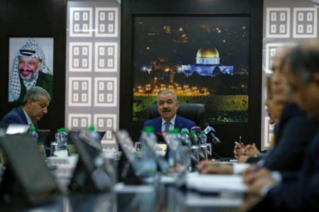 عباس يرفض مناقشة خطة السلام مع ترمب