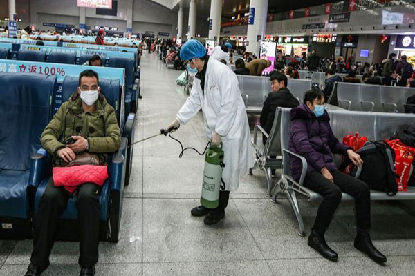 الصين توصي مواطنيها بإرجاء السفر إلى الخارج