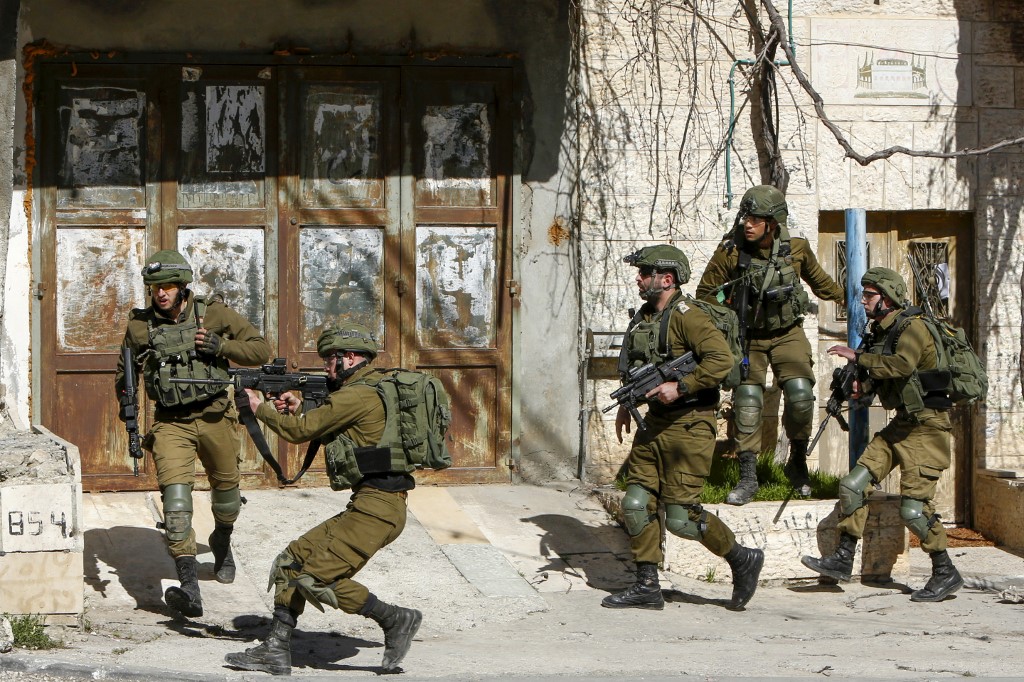 فتح تحقيق في مقتل شرطي فلسطيني برصاص الجيش الإسرائيلي