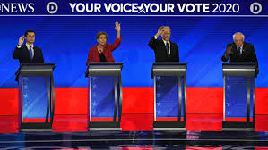 بوتيدجيدج وساندرز يواجهان انتقادات في مناظرة للمرشحين الديموقراطيين في نيوهامبشير