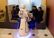 نادلة روبوت لتخفيف عبء الحياة اليومية على الأفغان